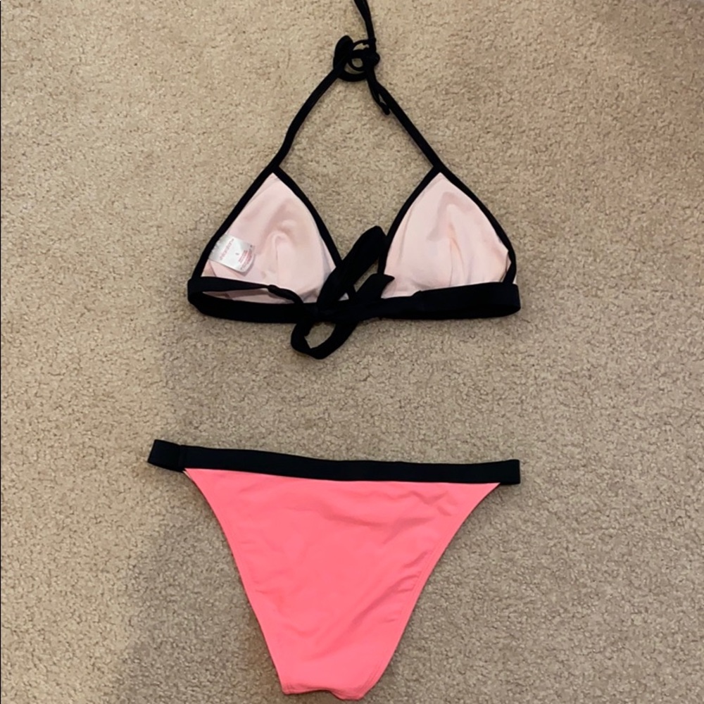 Pink Color Blocking Triangle Bikini Set - Picture 2 of 4